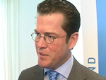 Karl-Theodor zu Guttenberg: Verzichtet vorerst auf Doktortitel