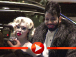 Harald Glööckler erscheint mit Amanda Lepore zu seiner Pompöös-Party