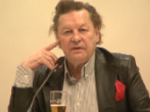 Helmut Berger mit Zigarette, Bier und Buch: Über seinen Lanz-Auftritt und Thomas Gottschalk
