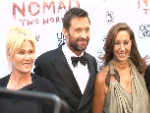 Hugh Jackman mit Familie in Berlin: Ausstellungseröffnung mit Donna Karan!
