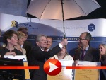 Joachim Gauck und der verflixte Regenschirm