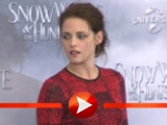 Kristen Stewart hat Probleme mit ihren hohen Schuhen