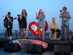 Lovestoned: Schwedische Newcomer bringen Sommerfeeling