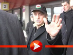 Michael Douglas landet in der Berliner Kälte