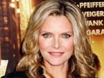 Michelle Pfeiffer: Sexy „Streber-Look“ dank Brille