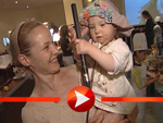 Jeanette Hain und ihre kleine Tochter im Interview