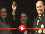 Die Fürstenfamilie Grimaldi winkt am Nationalfeiertag vom Balkon