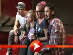 Natascha Ochsenknecht posiert mit Jimi Blue, Cheyenne und Umut