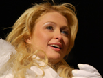 Paris Hilton: Braucht Bedenkzeit