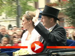 Preussen-Hochzeit: Das glückliche Paar auf Kutschfahrt durch Potsdam