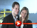 Prinz Georg Friedrich von Preußen posiert mit seiner Sophie im Legoland Berlin