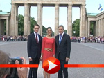 Prinzessin Victoria beim Gang durch das Brandenburger Tor in Berlin