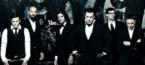 Rammstein (Foto: Paul Brown)