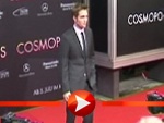 Robert Pattinson posiert bei der „Cosmopolis“-Premiere