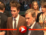 Robert Pattinson posiert neben Oscar-Preisträger Christoph Waltz