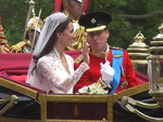 William und Katherine: Heirats-Küsschen auf dem Balkon