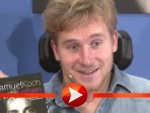 Samuel Koch präsentiert sein Buch