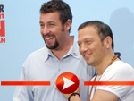 Adam Sandler und Rob Schneider mit ungewöhnlichen Outfits
