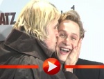 Detlev Buck knutscht Matthias Schweighöfer