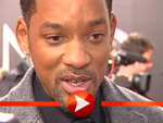 Will Smith stellt „I am Legend“ in Berlin vor: Und schreibt fleißig Autogramme auf dem roten Teppich!